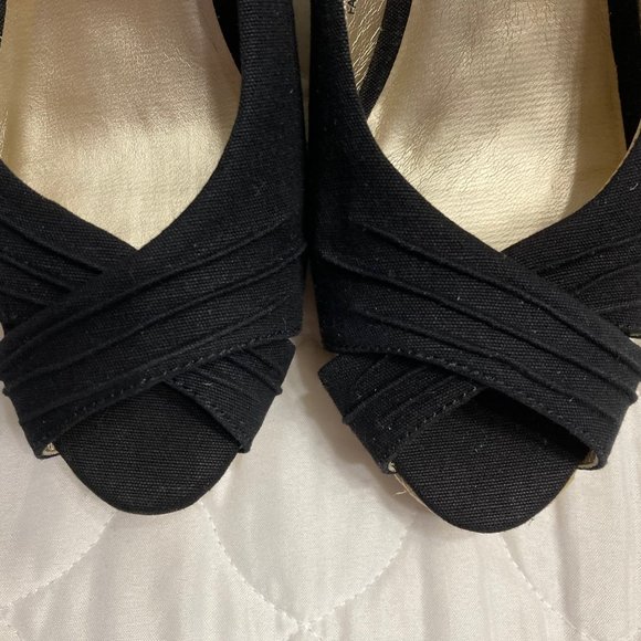 NEW * Open Toe Wedges - Picture 6 of 8